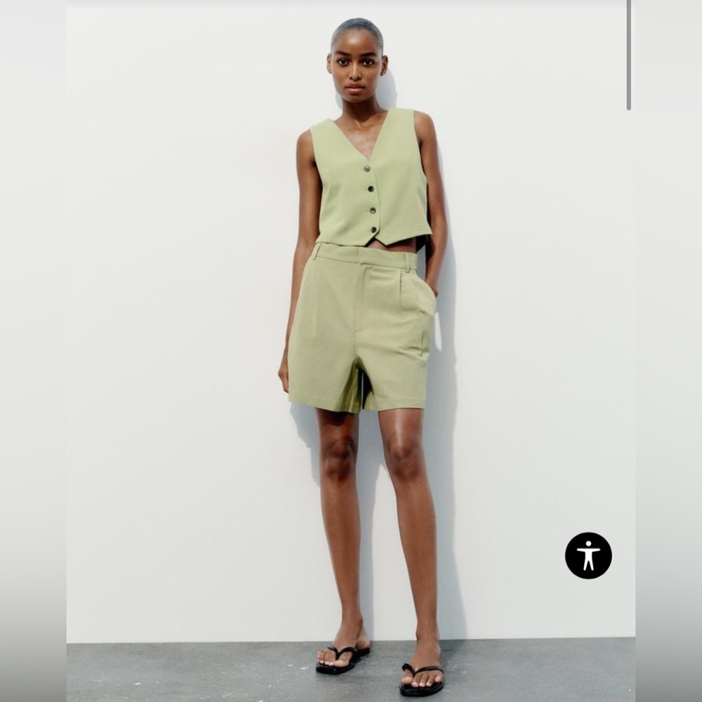 NWT Zara PLEATED HIGH WAIST SHORTS in Light Green Size Medium Linen Blend